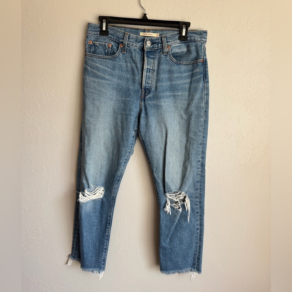 Levi’s Premium Mid Wash Blue Denim Wedgie Straight Leg Jeans Women 29 Distressed